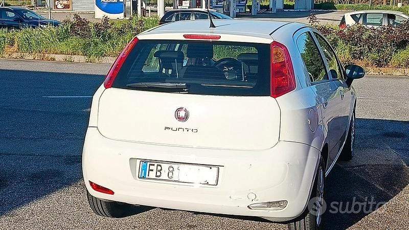 Usata Fiat Punto 75 CV (55 kW) 2016 Bianco Utilitaria