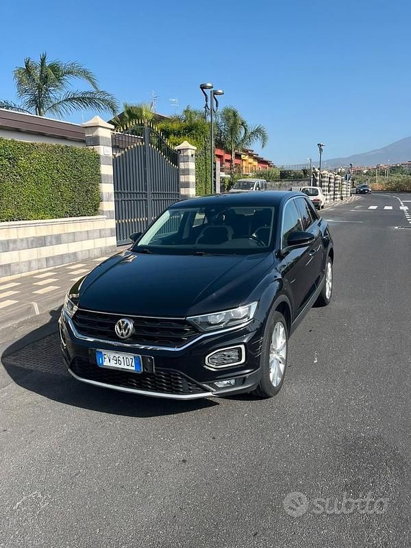 Usata VW T-Roc 116 CV (85 kW) 2019 Nero SUV