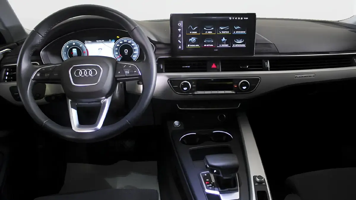 Usata Audi A4 Advanced Plus 204 CV (150 kW) 2024 Blu navarra metallizzato Station wagon