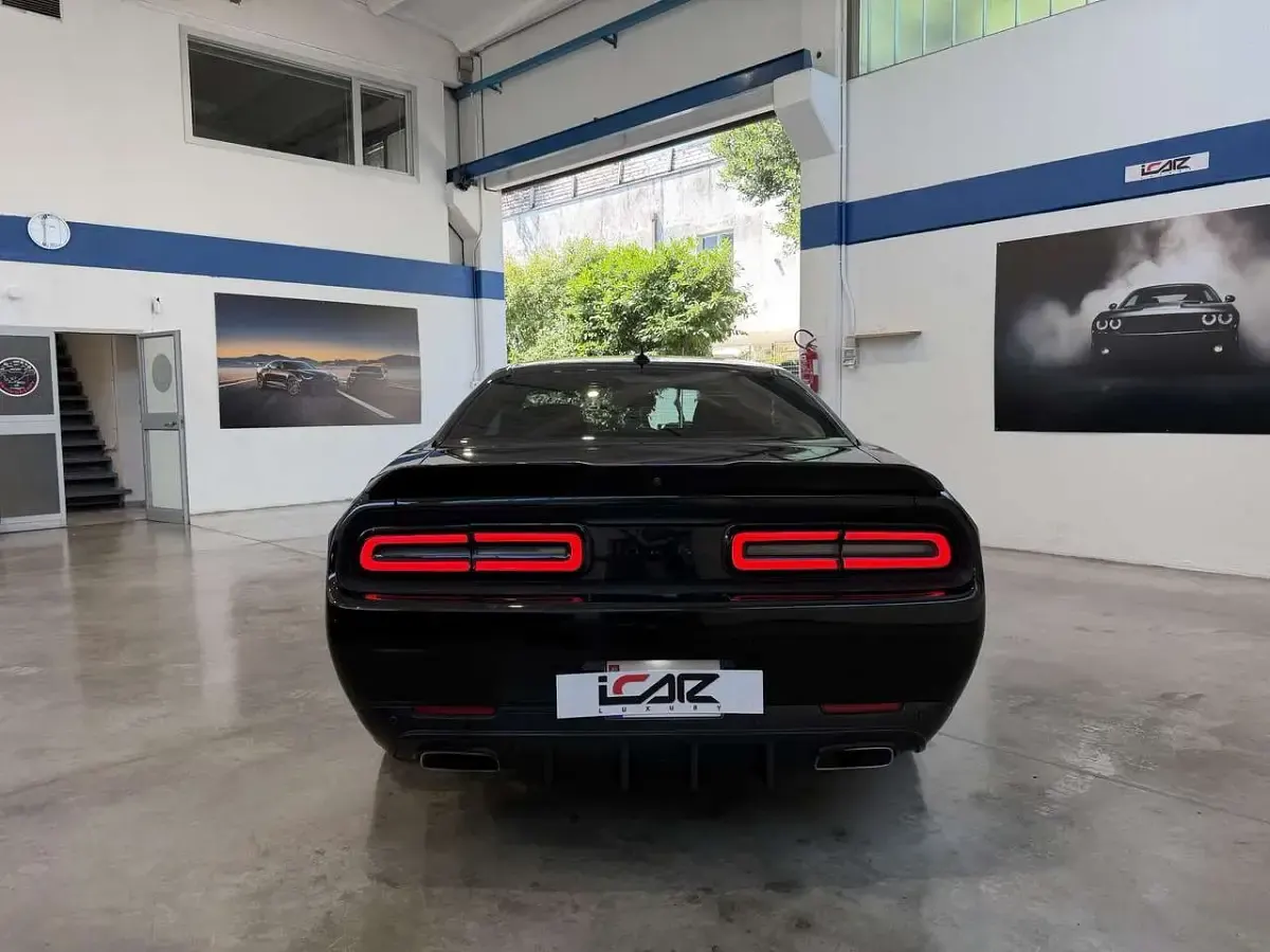 Usata Dodge Challenger 375 CV (275 kW) 2022 Nero Coupé