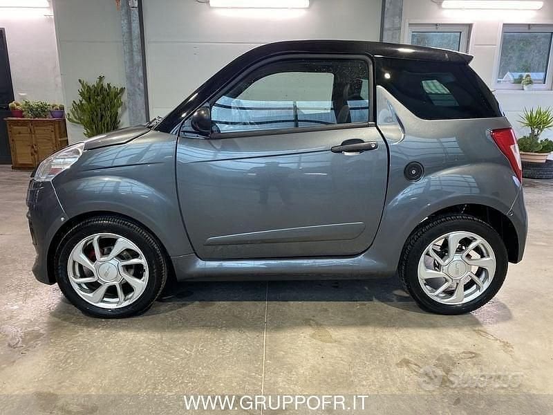 Begagnad Ligier JS50 2016 Grå Halvkombi