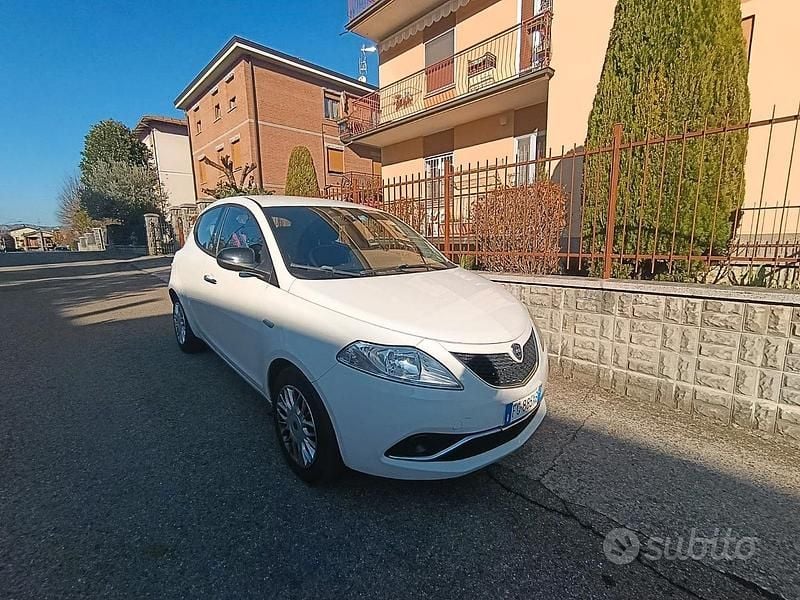 Bianco Usata 2017 Lancia Ypsilon Gold Due volumi | 7250 € (Buon prezzo) - Immagine 1/4