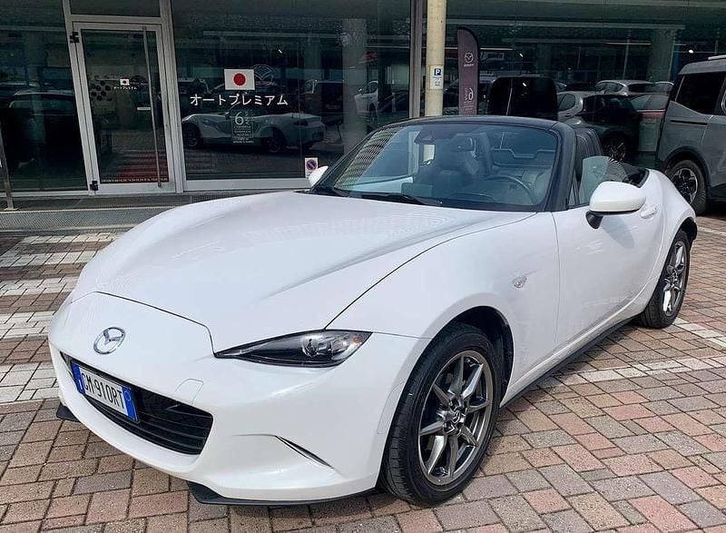 Usata Mazda MX5 Exclusive-Line 132 CV (97 kW) 2023 Artic white Cabrio