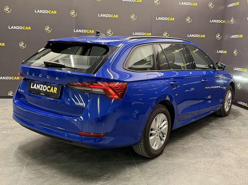 Usata Skoda Octavia 150 CV (110 kW) 2023 Blu/azzurro Station wagon