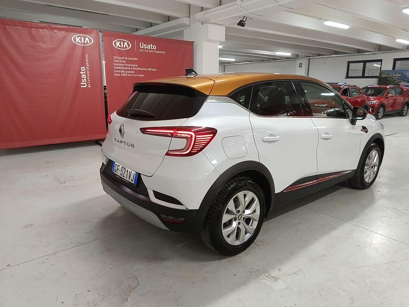 Usata Renault Captur Intens 101 CV (74 kW) 2021 Bianco tetto arancio SUV