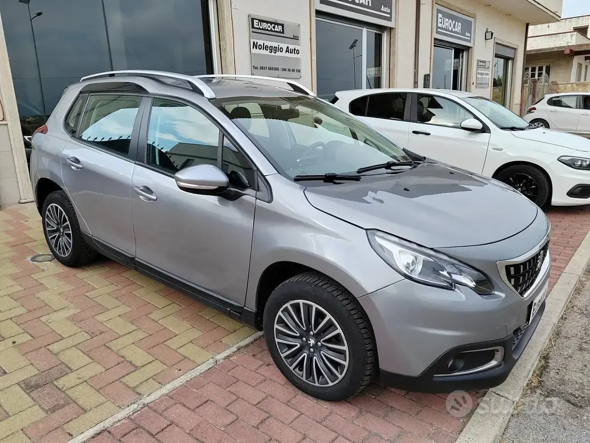 Usata Peugeot 2008 Active 100 CV (73 kW) 2018 Grigio SUV