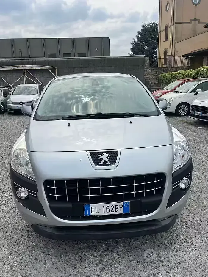 Usata Peugeot 3008 Business-Line 112 CV (82 kW) 2011 Grigio Station wagon