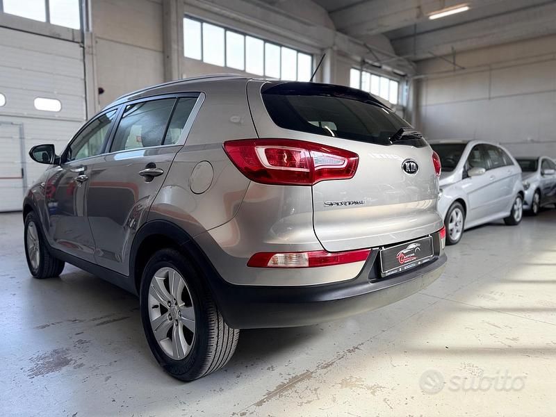 Usata Kia Sportage Active 116 CV (85 kW) 2011 Marrone SUV