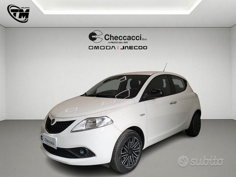Usata Lancia Ypsilon Gold 69 CV (50 kW) 2018 Bianco Utilitaria