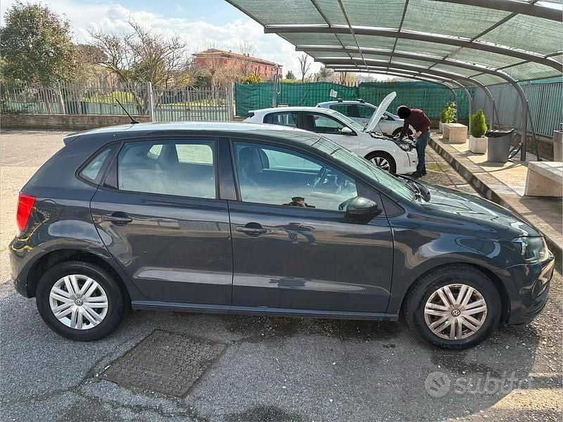 Usata VW Polo 60 CV (44 kW) 2017 Grigio Berlina
