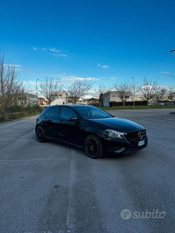 Usata Mercedes A180 AMG 122 CV (89 kW) 2014 Nero Utilitaria