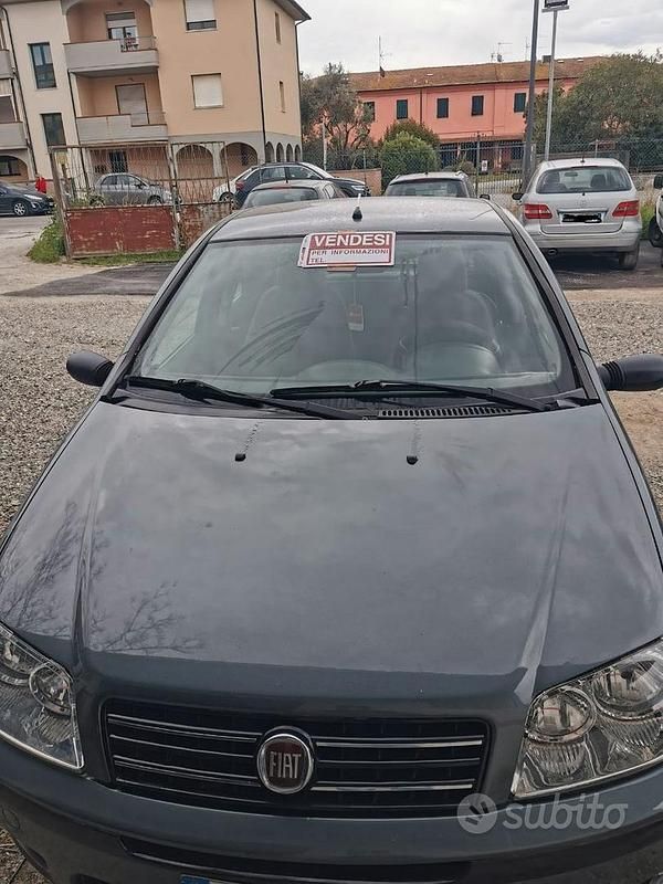 Usata Fiat Punto 69 CV (50 kW) 2005 Grigio Utilitaria
