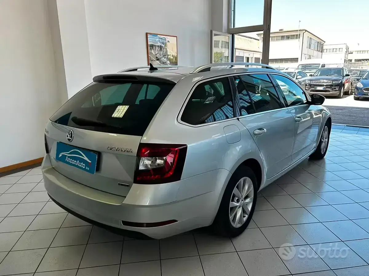Usata Skoda Octavia G-TEC Style 131 CV (96 kW) 2019 Grigio Station wagon