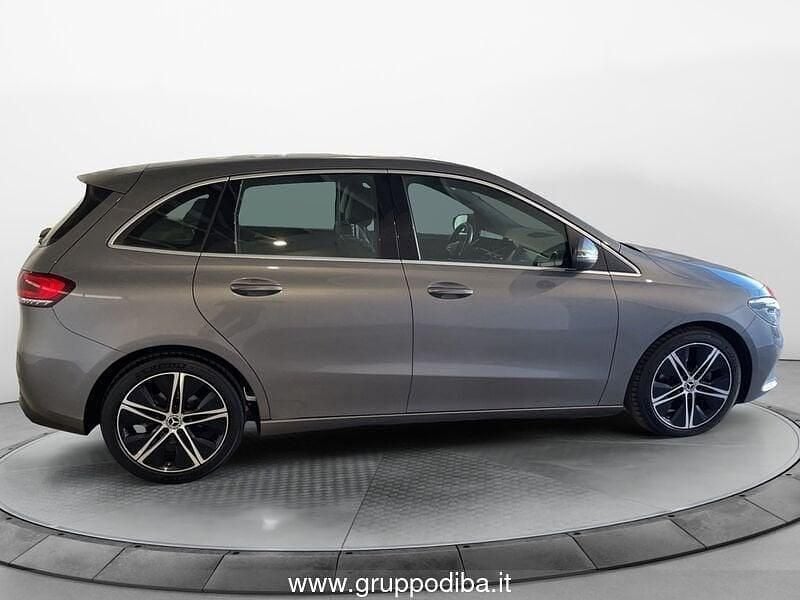 Usata Mercedes B180 Sport 116 CV (85 kW) 2020 Grigio Utilitaria