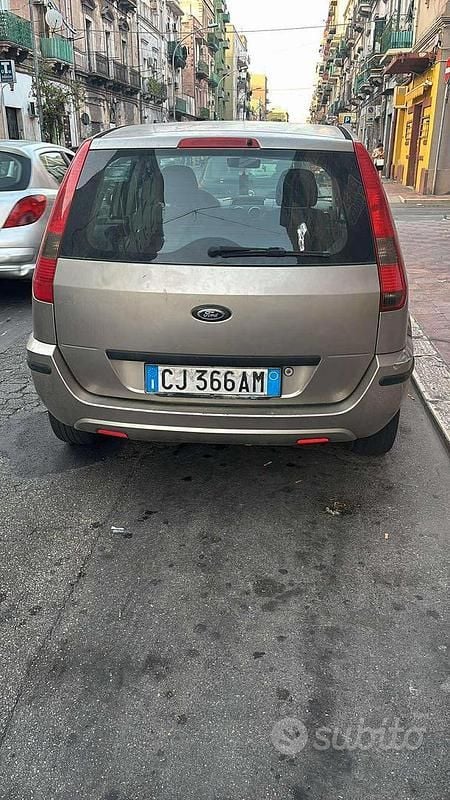 Usata Ford Fusion 80 CV (58 kW) 2003 Grigio Berlina