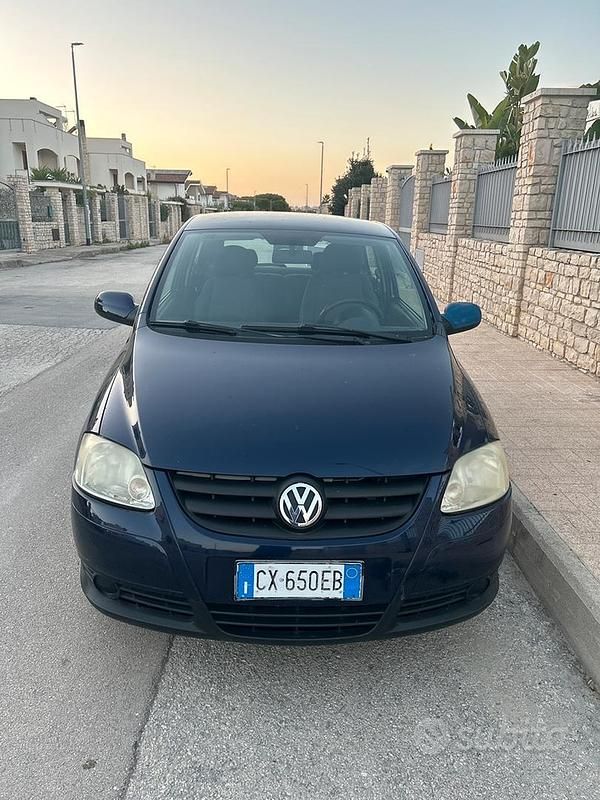 Usata VW Fox 69 CV (50 kW) 2005 Blu Utilitaria