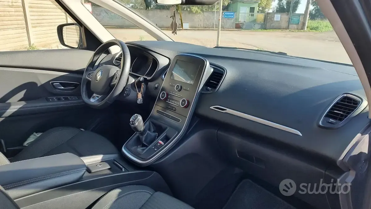 Usata Renault Scénic IV 131 CV (96 kW) 2019 Nero Monovolume