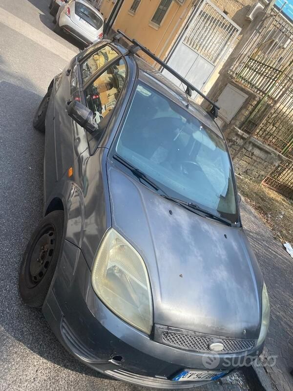 Usata Ford Fiesta 2003 Blu Utilitaria