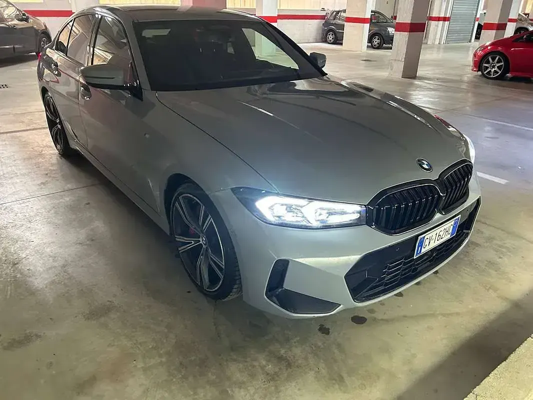Usata BMW 320 M Sport 190 CV (139 kW) 2024 Blu/azzurro Berlina