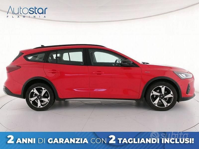 Begagnad Ford Focus Active 125 HK (91 kW) 2023 Röd Kombi