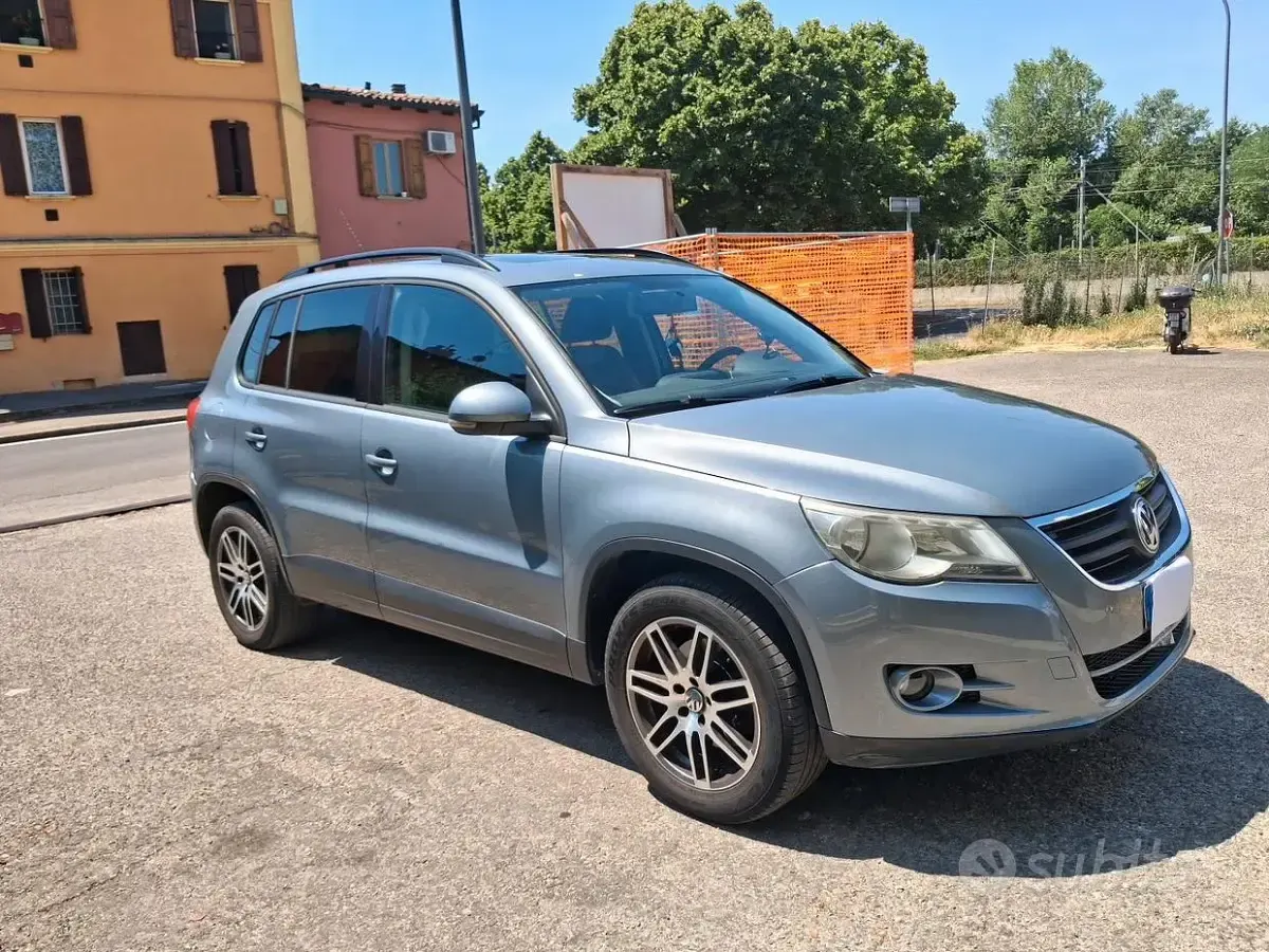 Usata VW Tiguan 140 CV (102 kW) 2008 Grigio SUV