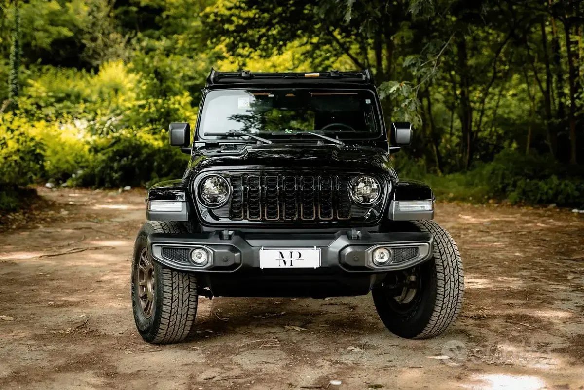 Usata Jeep Wrangler Sahara 272 CV (200 kW) 2024 Nero SUV
