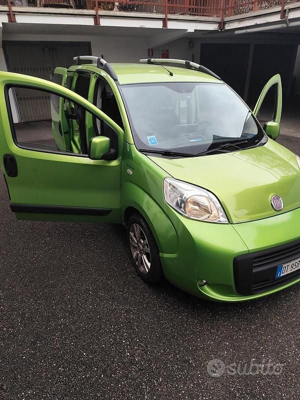 Verde Usata 2008 Fiat Qubo Trekking Monovolume | 5500 € (Buon prezzo) - Immagine 1/4