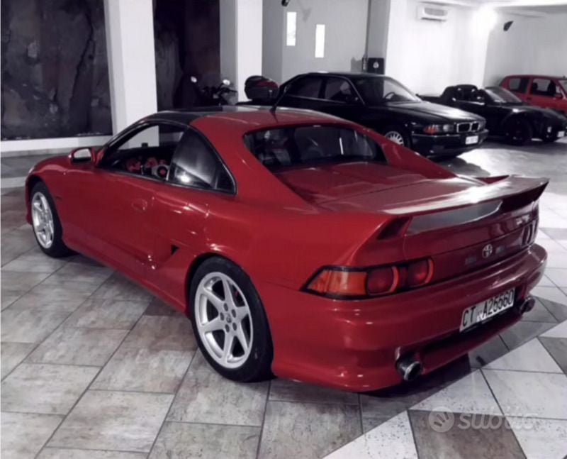 Usata Toyota MR2 206 CV (151 kW) 1998 Rosso Cabrio
