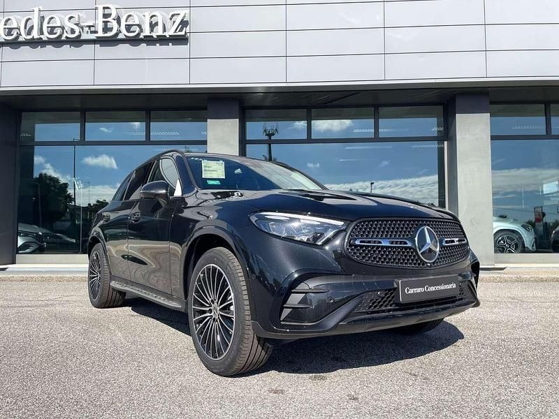 Nero ossidiana Nuova 2026 Mercedes GLC220 SUV | 67.711 € (Buon prezzo) - Immagine 1/4