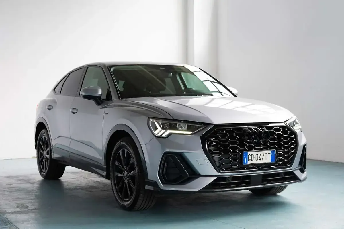Usata Audi Q3 Sportback Black Edition 150 CV (110 kW) 2021 Grigio SUV