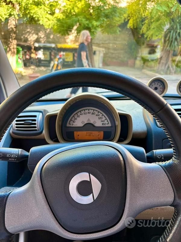 Usata Smart ForTwo Coupé 71 CV (52 kW) 2011 Utilitaria
