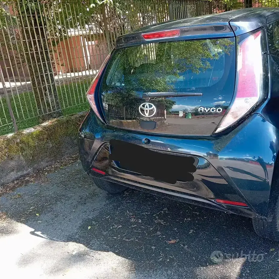 Usata Toyota Aygo 69 CV (50 kW) 2015 Blu Utilitaria