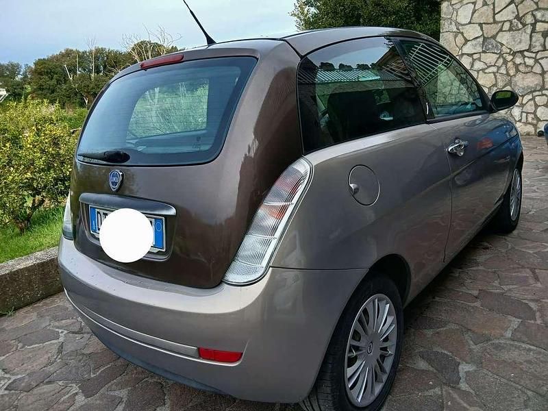 Usata Lancia Ypsilon 60 CV (44 kW) 2009 Utilitaria