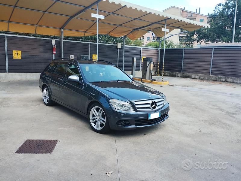 Usata Mercedes C220 Elegance 170 CV (125 kW) 2008 Blu/azzurro Station wagon