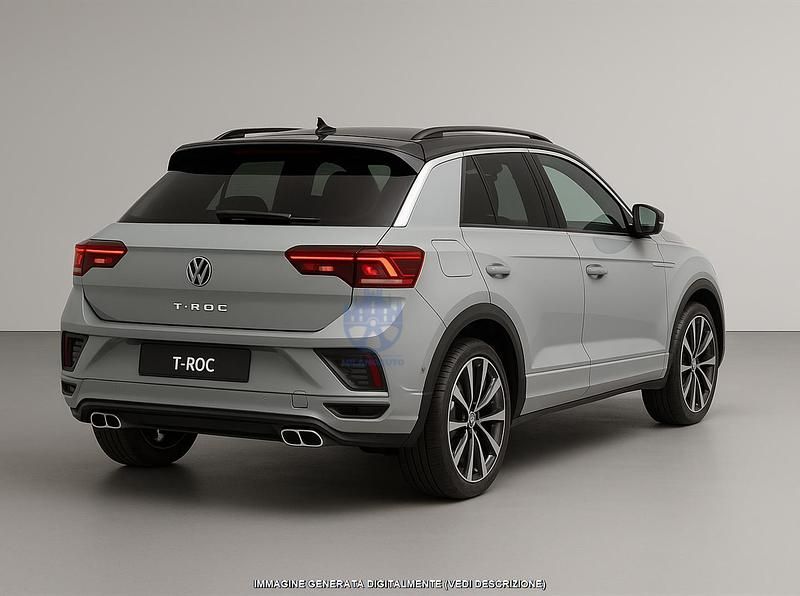 Usata VW T-Roc R-line 110 CV (80 kW) 2024 Grigio SUV