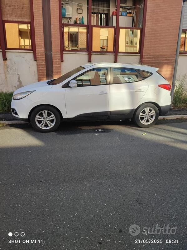 Bianco Usata 2010 Hyundai ix35 SUV | 4200 € (Super prezzo) - Immagine 1/4
