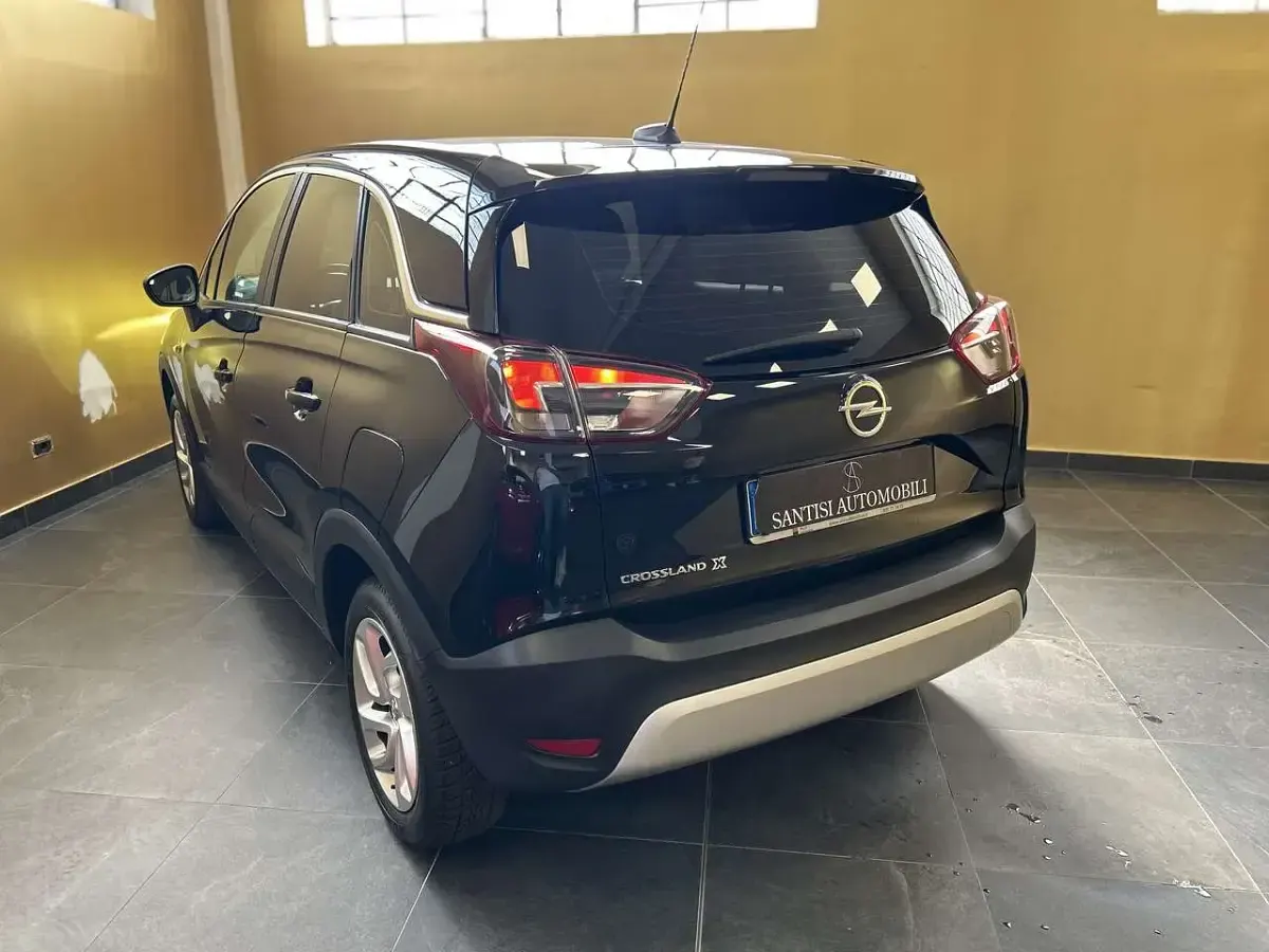 Usata Opel Crossland X Innovation 131 CV (96 kW) 2020 Noir perla metallizzato SUV