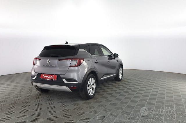 Usata Renault Captur Intens 101 CV (74 kW) 2021 Grigio SUV