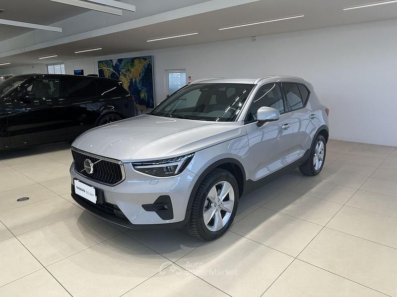 Usata Volvo XC40 Core 163 CV (119 kW) 2025 Grigio SUV