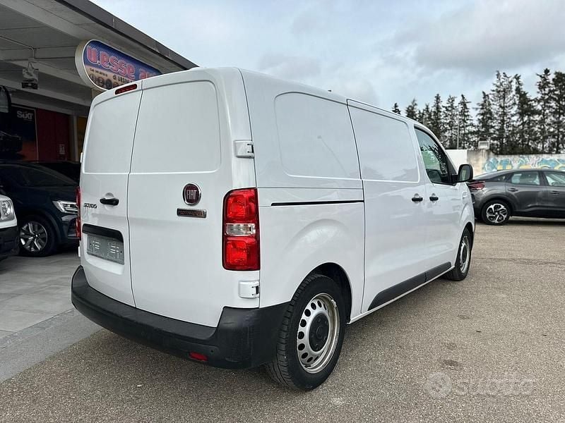 Usata Fiat Scudo Lounge 120 CV (88 kW) 2022 Bianco Furgone