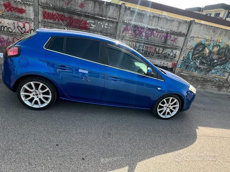 Usata Fiat Bravo 147 CV (108 kW) 2011 Blu Utilitaria