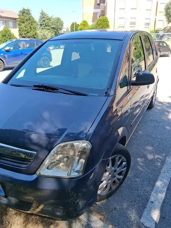 Usata Opel Meriva Cosmo 75 CV (55 kW) 2009 Monovolume