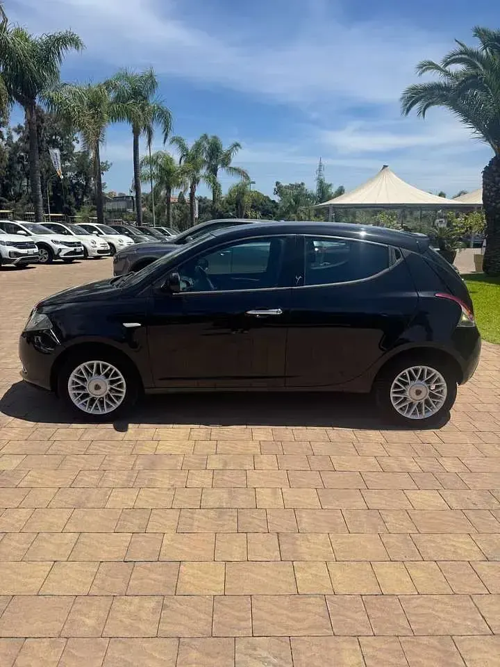 Usata Lancia Ypsilon Silver 95 CV (69 kW) 2014 Nero Utilitaria