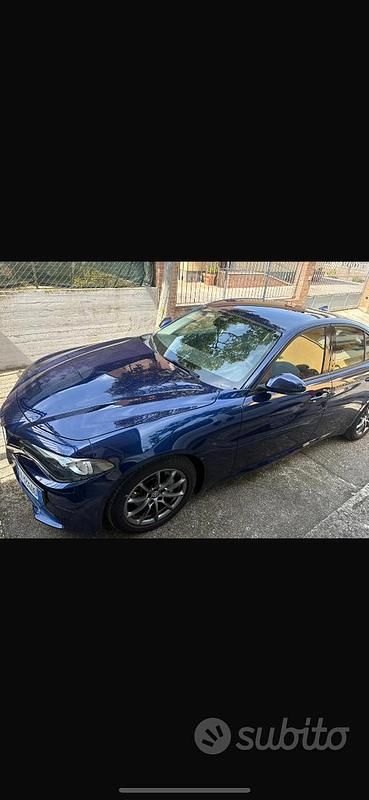 Usata Alfa Romeo Giulia 150 CV (110 kW) 2017 Blu Berlina