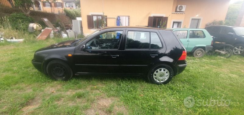 Usata 1998 VW Golf IV Tre volumi | 1500 € (Ottimo prezzo) - Immagine 1/4