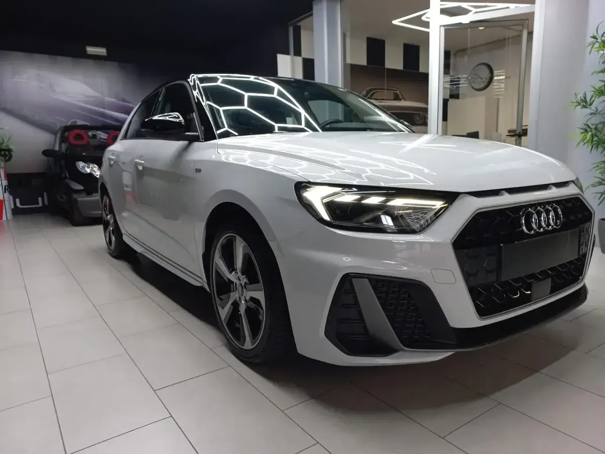 Nuova Audi A1 S-Line 115 CV (84 kW) 2026 Bianco SUV