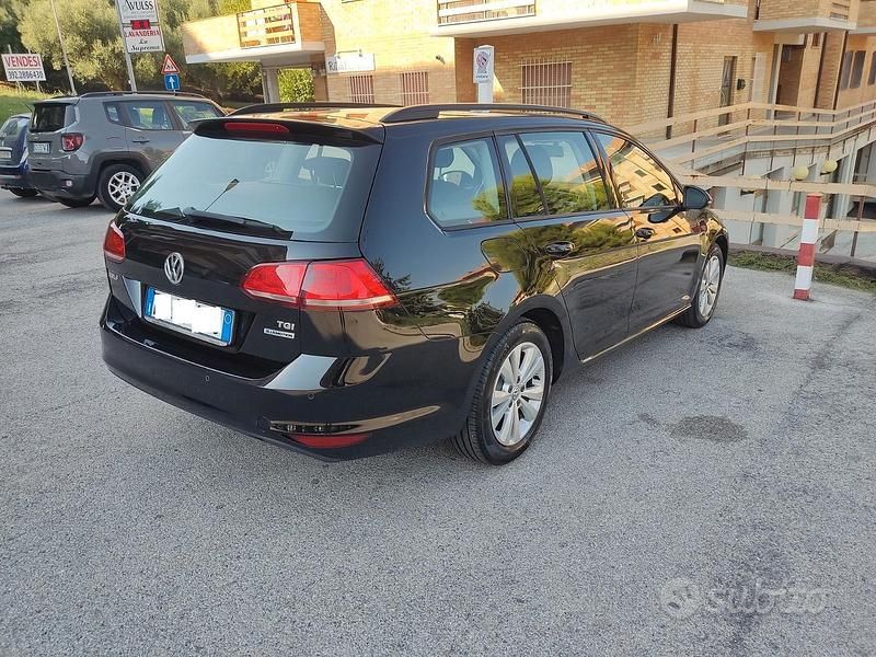 Usata VW Golf VII Highline 110 CV (80 kW) 2016 Nero Station wagon