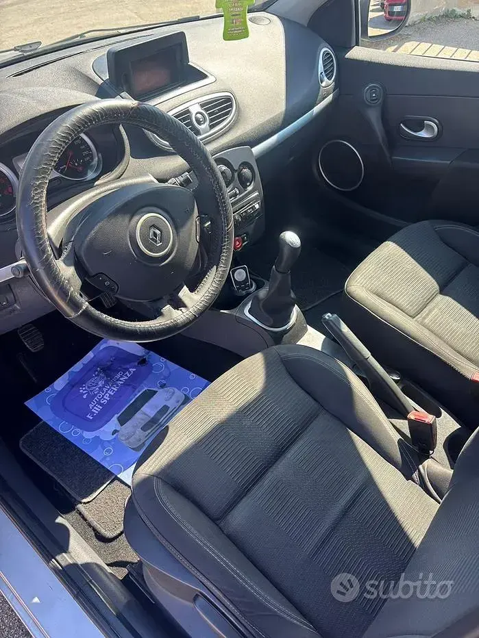 Usata Renault Clio II 85 CV (62 kW) 2010 Grigio Berlina