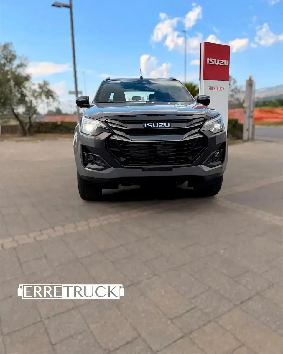 Nuova Isuzu D-Max 163 CV (119 kW) 2026 Grigio Pick-up