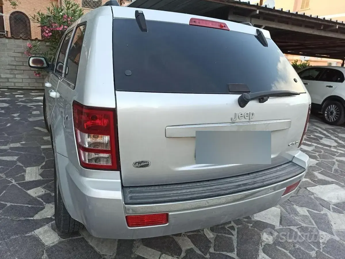 Usata Jeep Grand Cherokee 218 CV (160 kW) 2009 Grigio SUV